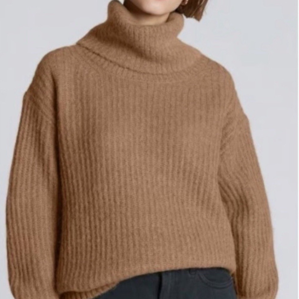 Oversized Merino Alpaca Turtleneck in Camel